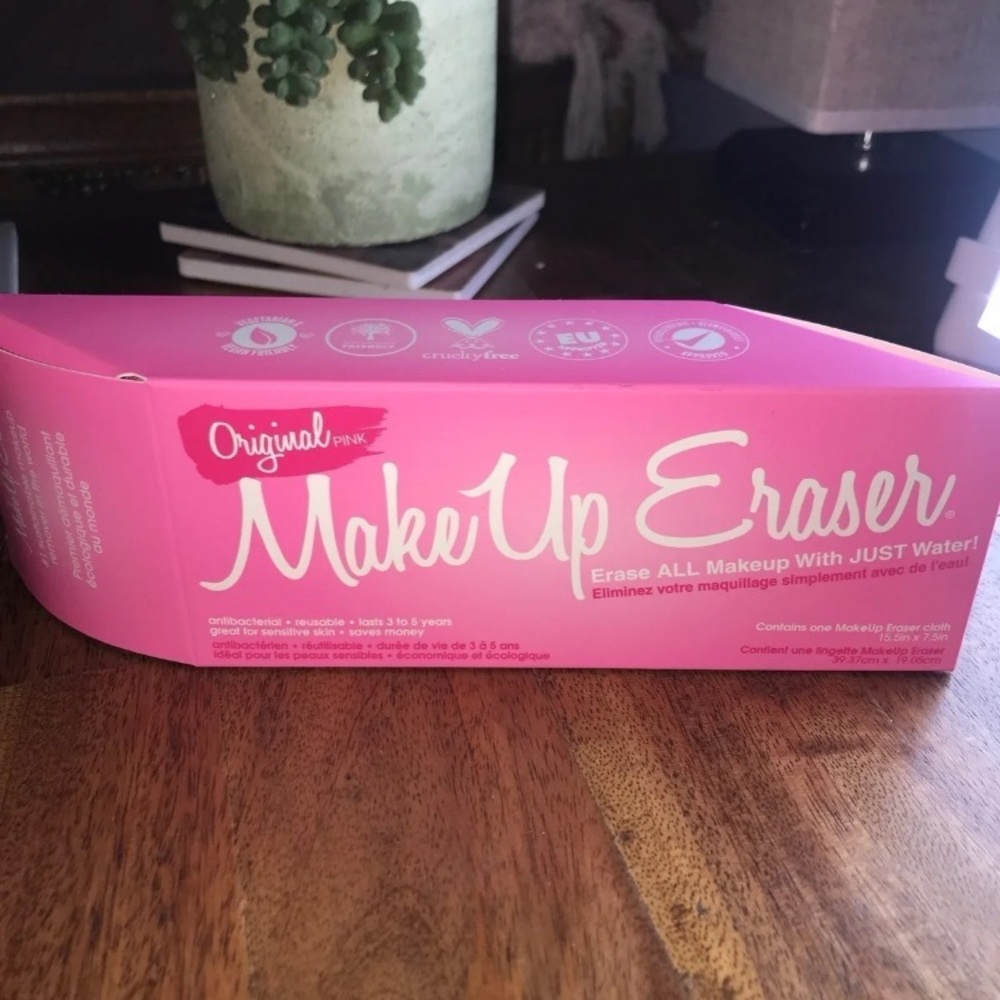 Makeup Eraser - Picture 2 of 3